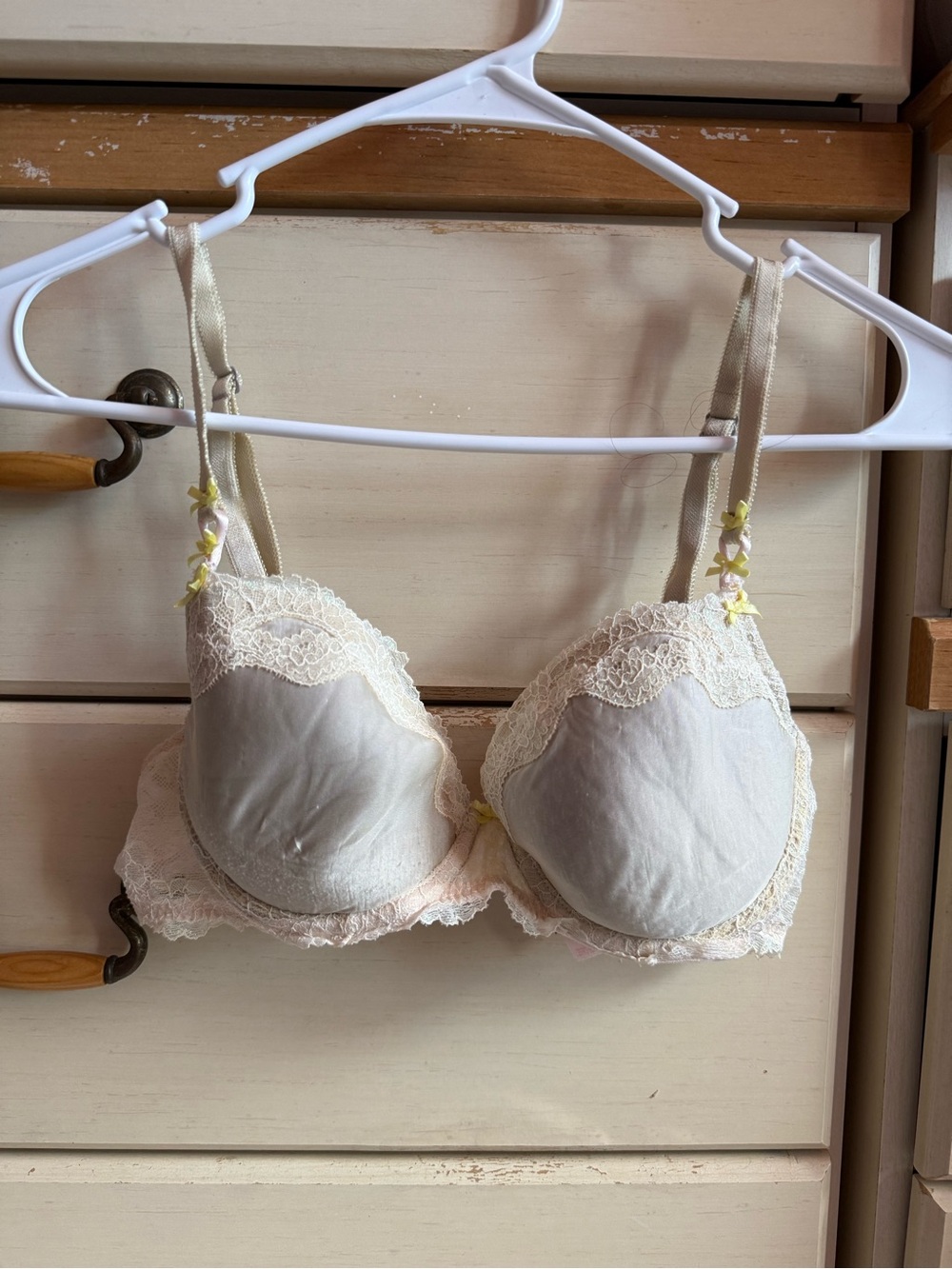 Victoria's Secret Cream Lace Push-Up Bra with Yellow Accents